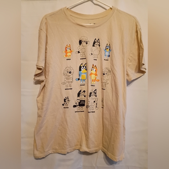 Bluey Tops - Bluey Graphic T-Shirt with Characters. Size 2x Cream Colored Short Sleeves.